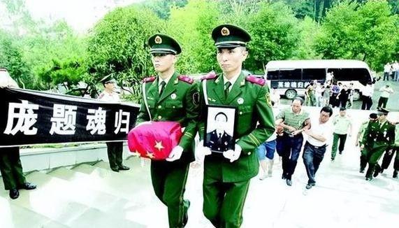 47岁母亲4次试管诞龙凤胎含泪照全家福凯发k8一触即发儿子在天津爆炸中牺牲(图15)