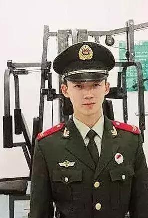 47岁母亲4次试管诞龙凤胎含泪照全家福凯发k8一触即发儿子在天津爆炸中牺牲(图1)