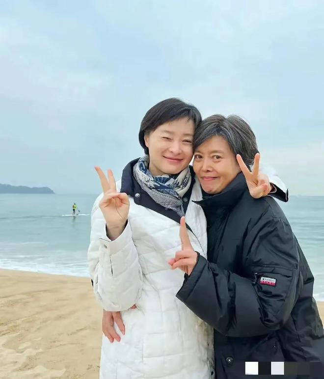 的吴玉芳比65岁丁嘉丽还显老吴越最年轻凯发K8首页登录三个女人海边玩耍62岁(图4)