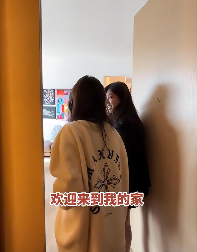带孩子、买菜住150平豪宅一年赚40万k8凯发一触即发香港美女麻将馆打工帮忙(图15)